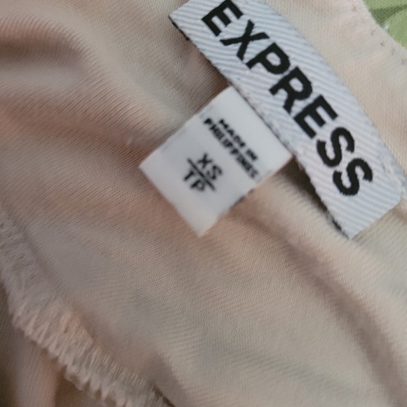 Cream Ruffle Halter Top - Picture 3 of 3